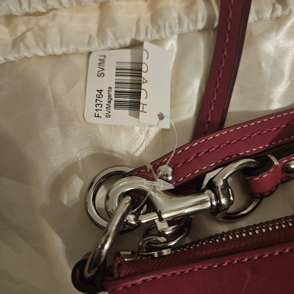 Coach Red-Pink Pleated Leather Zipper Closure Hobo Crossbody Shoulder Bag Purse - Picture 8 of 11